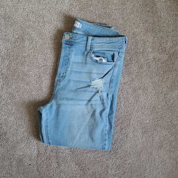 Medium wash jeans - Picture 1 of 3